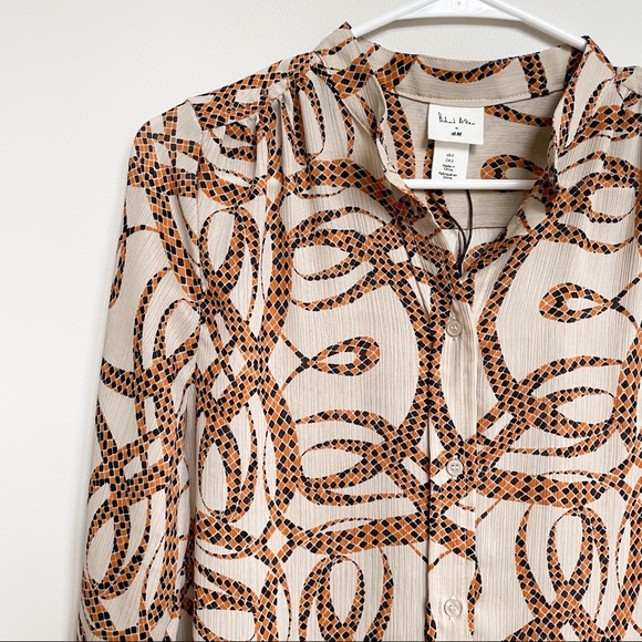 H&M Tops - Richard Allen x H&M Button Front Blouse Top Tan, Orange, Black 70’s Look